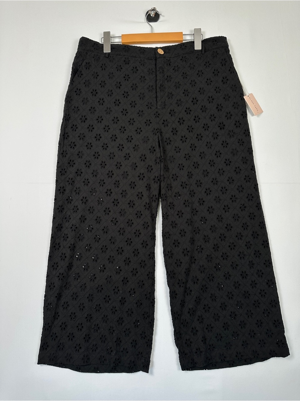 Black Tape NWT Black Eyelet Wide Leg Crop Pants Cotton Boho Fits L